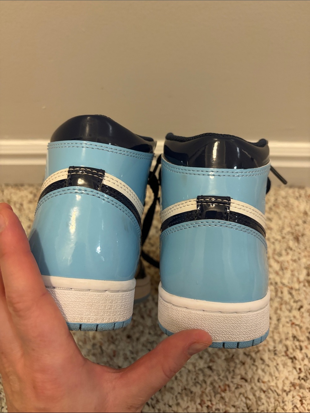 Nike Women's Air Jordan 1 Retro High OG 'Blue Chill' - Picture 9 of 13